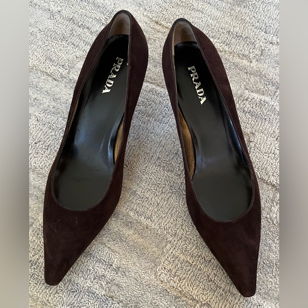 PRADA Classic Pointed Brown Suede Pumps 
Women’s 40